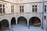 Cour chateau boy lozere.jpg