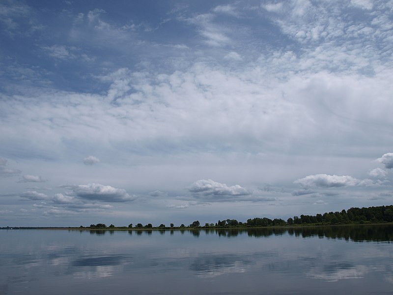 File:Covered by clouds Svityaz' Lake.jpg