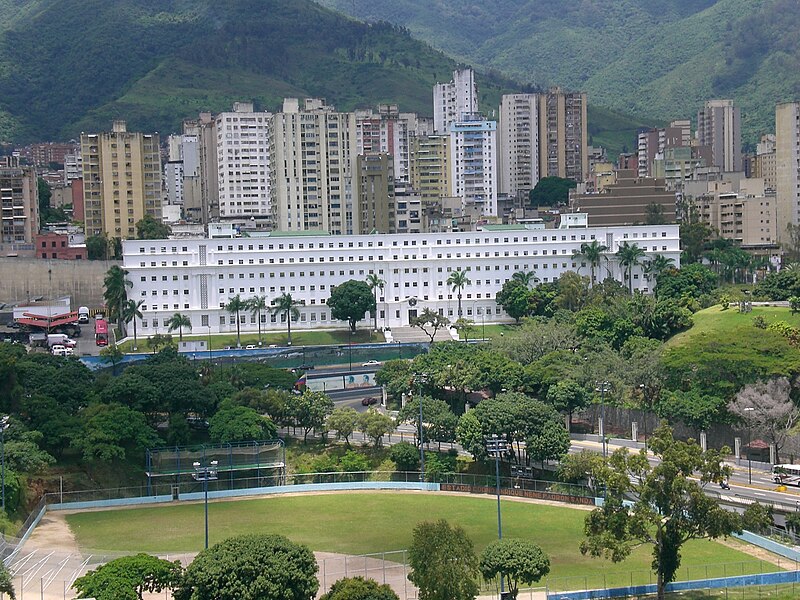 File:Cuartel General de División Fernando Rodríguez del Toro.jpg