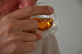 Cata de aceite de oliva en la Universidad Europea de Aromas y Sabores de Forcalquier.jpg