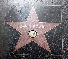 Звезда Дэвида Боуи на Голливудской «Аллее славы»