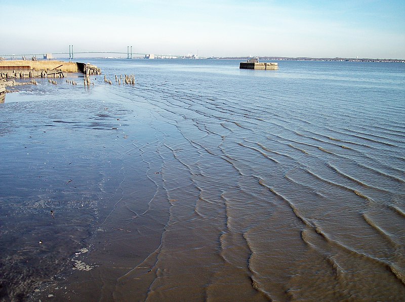 File:Delaware River New Castle.jpg