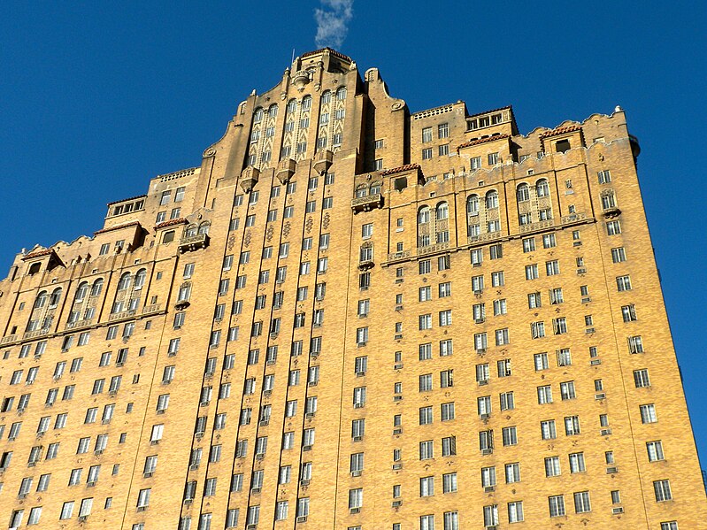 File:Drake Hotel Philly.JPG