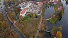 Fail:Drone video of Põltsamaa river and castle in Estonia.webm