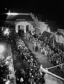 Grauman's Egyptian Theatre exterior, 1922 EgyptianTheater-ext-1926.jpg