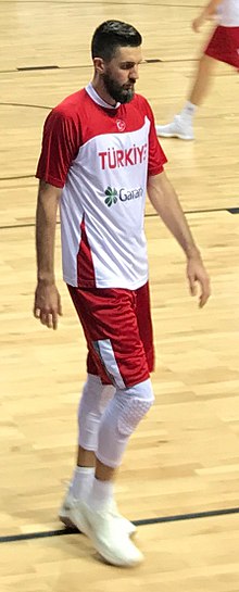 Erkan Veyseloğlu a EuroBasket (cropped).jpg