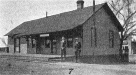 The Española train depot, 1920