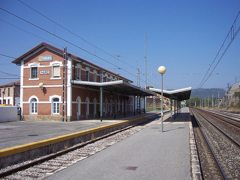 File:Estación de Ferrocarril de Haro - La Rioja.jpg