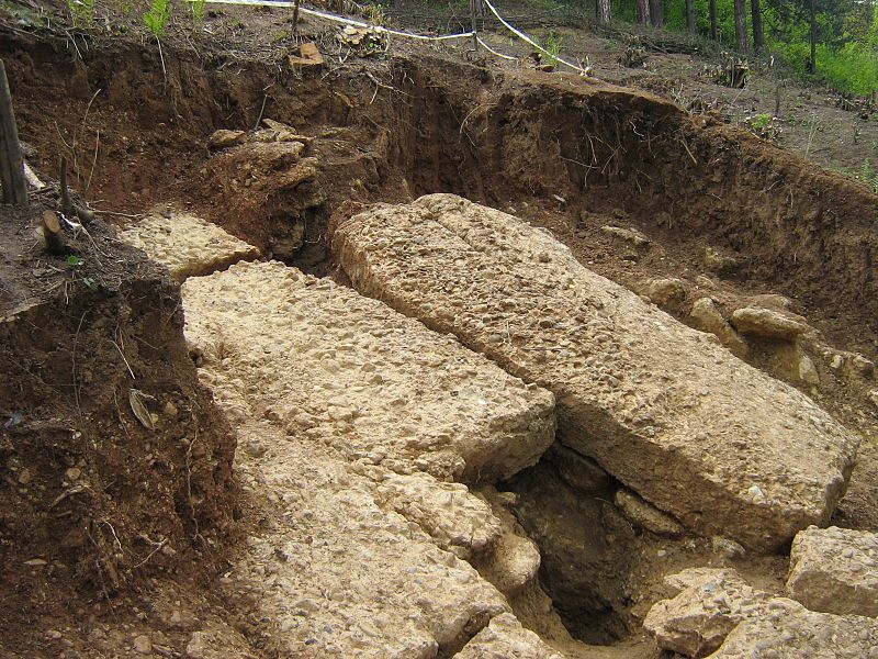 File:ExcavationsVisocica3.jpg