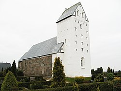 Fåborg kirke set fra nordvest.jpg