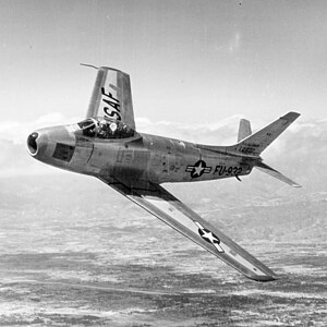 F-86F (cropped, 1to1 portrait).jpg