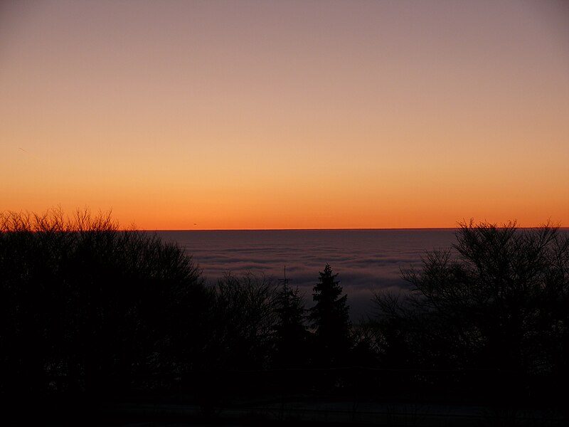 File:Feldberg im Taunus - Sonnenaufgang-.jpg