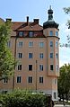 Flurstraße 2; Mietshaus, Eckbau in deutscher Renaissance, mit Giebel und Eckturmerker, um 1900; vereinfacht. This is a picture of the Bavarian Baudenkmal (cultural heritage monument) with the ID D-1-62-000-1723 (Wikidata)