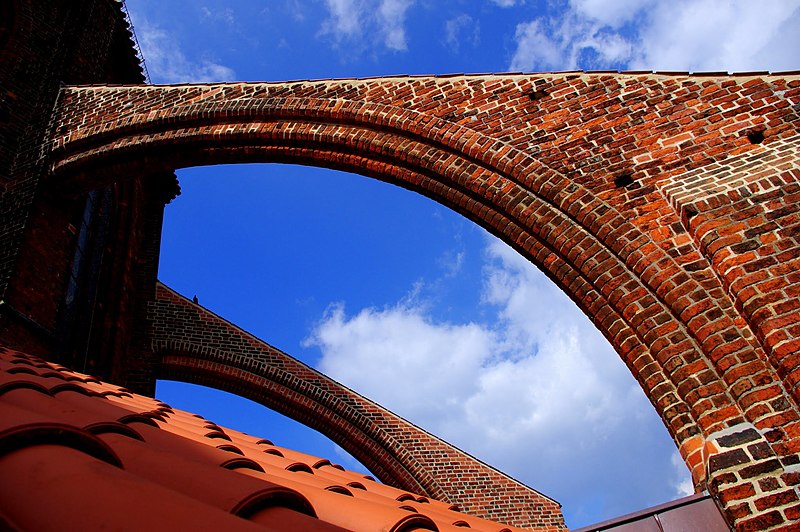 File:Flying buttress - panoramio.jpg