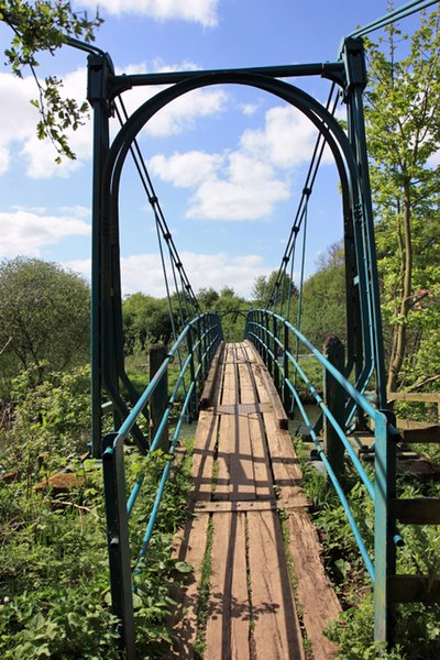 File:Footbridge across the river Derwent - geograph.org.uk - 1295126.jpg