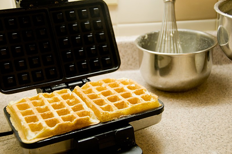 File:Fresh waffles still on the iron.jpg