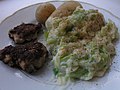 Thumbnail for File:Frikadeller og stuvet hvidkål.jpg