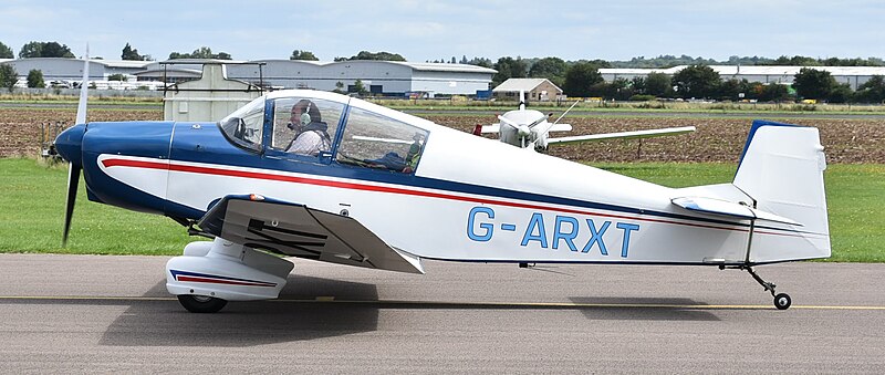 File:G-ARXT (37568950080).jpg