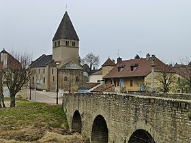 Genouilly Eglise et Pont.JPG