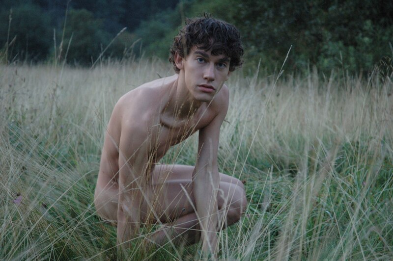 File:Grass and skin 2.jpg