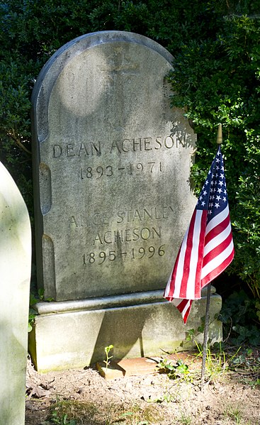 Image: Grave of Dean Acheson   Oak Hill Cemetery   2013 09 04