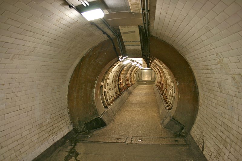 File:Greenwich Foot Tunnel 2.jpg