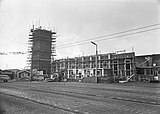 Het nieuwe station in aanbouw in 1953