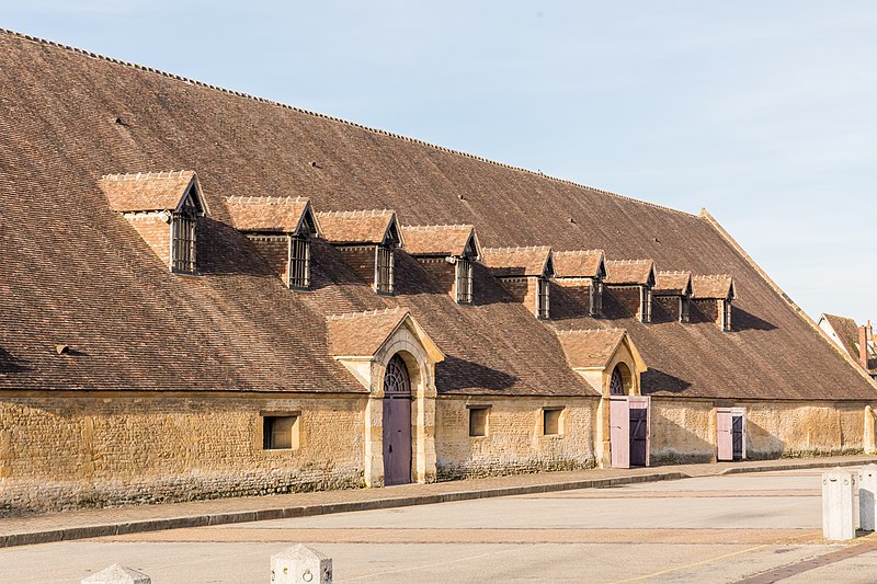 File:Halles de Saint-Pierre-sur-Dives-2827.jpg