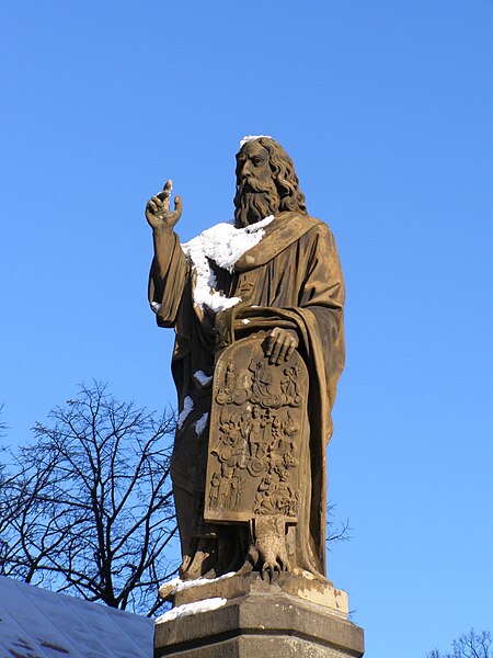File:Hostýn, socha sv. Metoděje 01.jpg