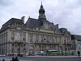 Hotel de Ville Tours.jpg