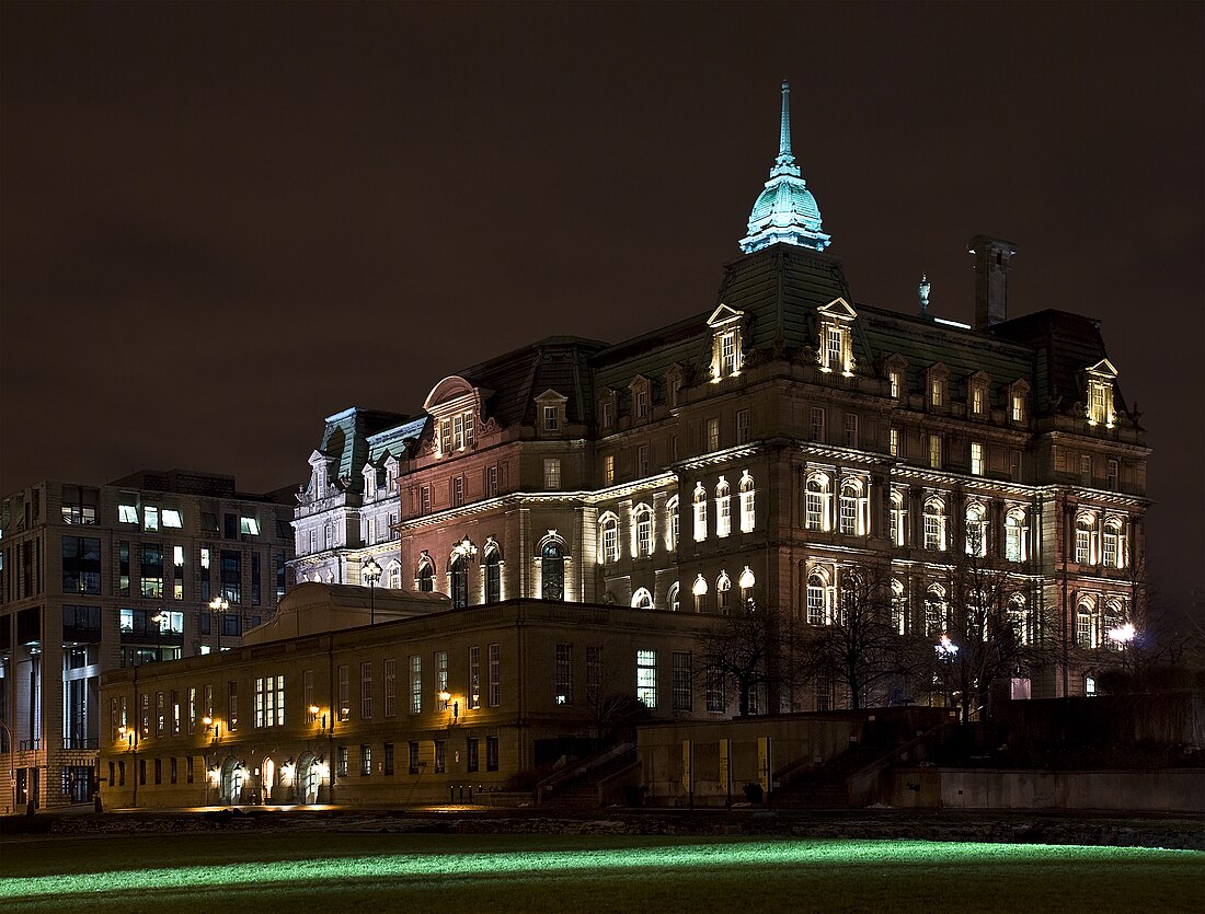 File:Hotel de ville de montreal from n-w.jpg