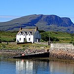 Houses on Isle Martin (geograph 5829998) (cropped).jpg