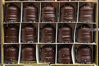 Rank: 35 Cardboard box with chocolate marshmallows