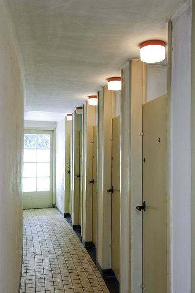 File:Interieur, kleedhokken van het paviljoen - Soestdijk - 20423307 - RCE.jpg
