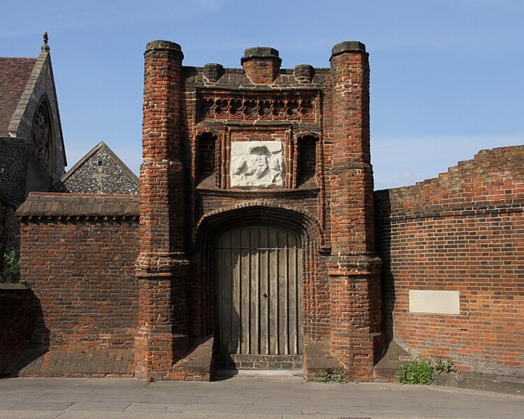 File:Ipswich WolseyCollege Gateway.jpg