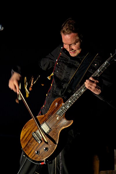 File:Jonsi Performing in NYC.jpg