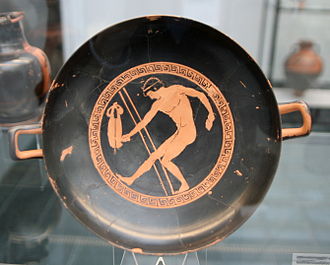 Young athlete, red-figure kylix by the Antiphon Painter, ca. 490 BC, Staatliche Antikensammlungen (Inv. 2635) Jumper with weights Staatliche Antikensammlungen 2635.jpg