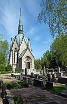 Käppärän hautausmaa on kaupunkipuistoa; kuvassa hautausmaalla sijaitseva Juseliuksen mausoleumi.