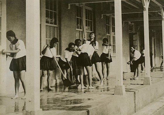 Taiwan schoolgirls during Japanese rule, 1927