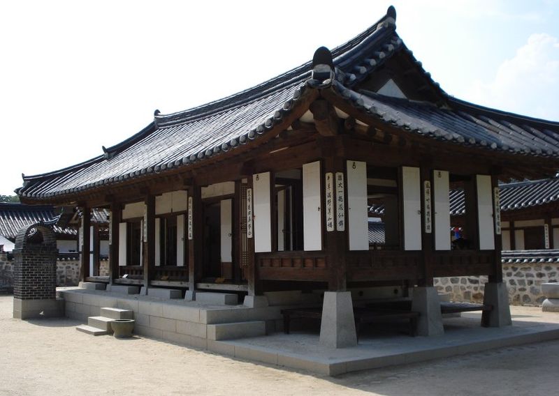 File:Korea-Seoul-Namsangol-02.jpg