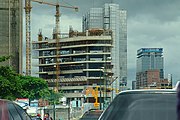 La Tumba, Caracas construction