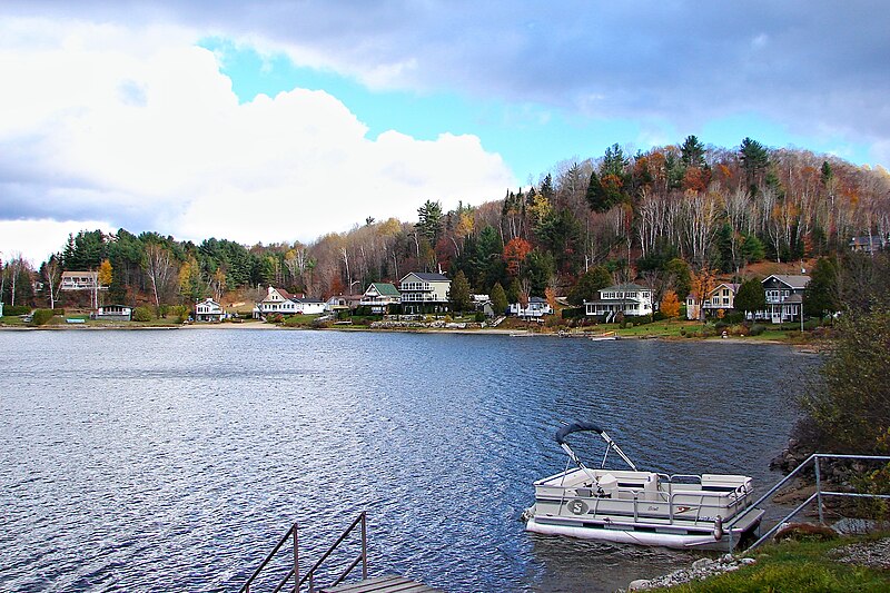 File:Lac-Simon QC 1.JPG