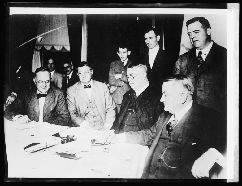 File:Louis Comiskey son of Chicago club tossing coin to decide opening of World Series, 1919 LCCN2016852884.tif