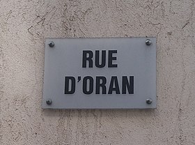 Voir la plaque.