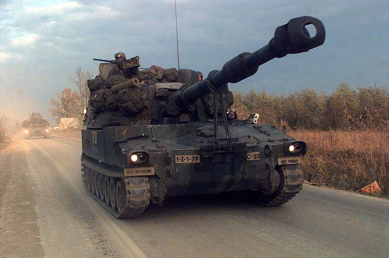 File:M109A6 Paladin-front ID DD-SD-00-00476.JPEG