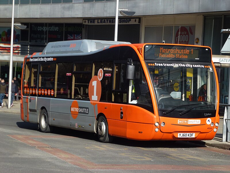 File:Manchester Metroshuttle bus 49106 (YJ60 KDF), 2 March 2012.jpg