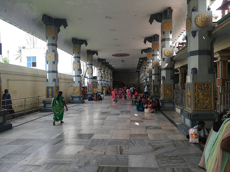 File:MangaduPondsideCorridor.jpg