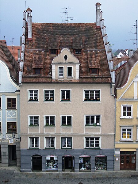 File:Marktplatz 5 - Tiefer Laden Memmingen 2.JPG