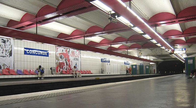 File:Metro-Paris-Ligne-1-station.jpg