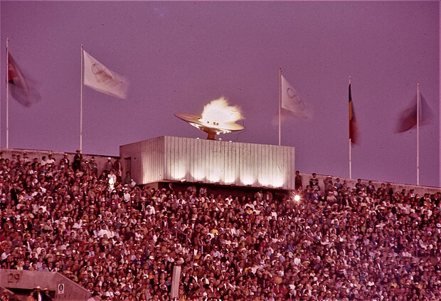 La flamme olympique aux Jeux olympiques de 1968 à Mexico.